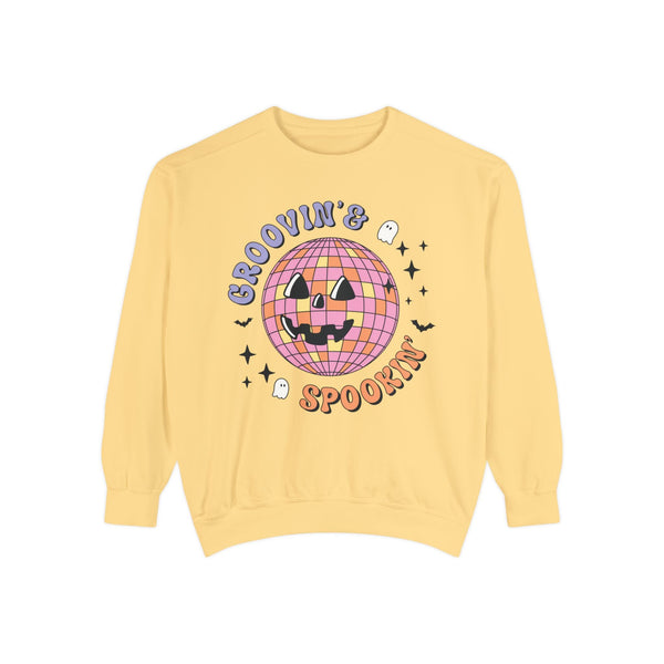 Groovin' & Spookin' - Retro Halloween Disco Ball Graphic T-Sweatshirt