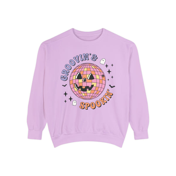 Groovin' & Spookin' - Retro Halloween Disco Ball Graphic T-Sweatshirt