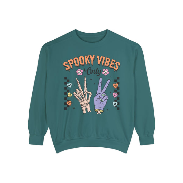 Spooky Vibes Only - Retro Skeleton Halloween Graphic T-Sweatshirt