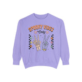 Spooky Vibes Only - Retro Skeleton Halloween Graphic T-Sweatshirt